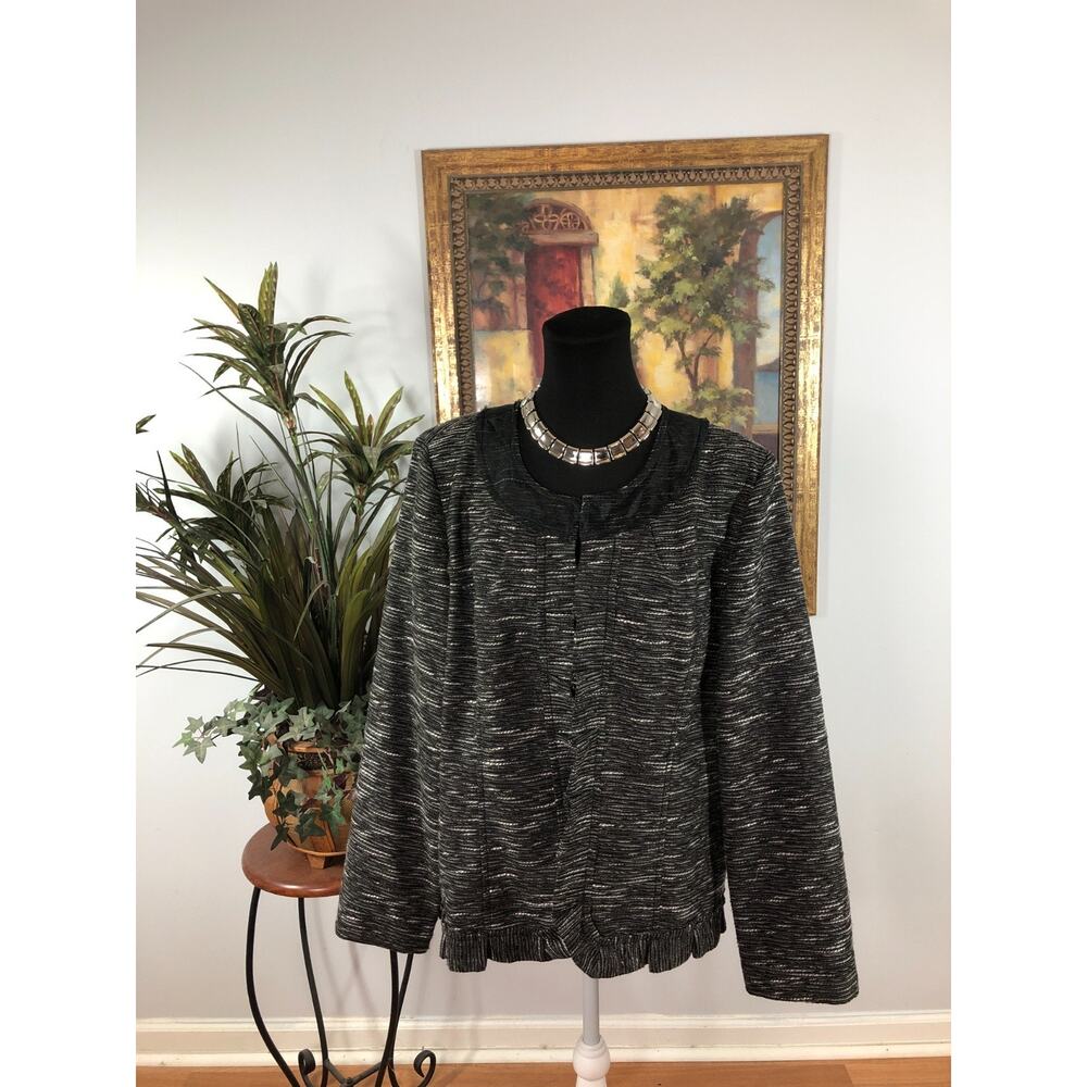 Chico's Jacket Women's‎ Size 3 Black Textured Ruffle Trim Chiffon Collar Classic